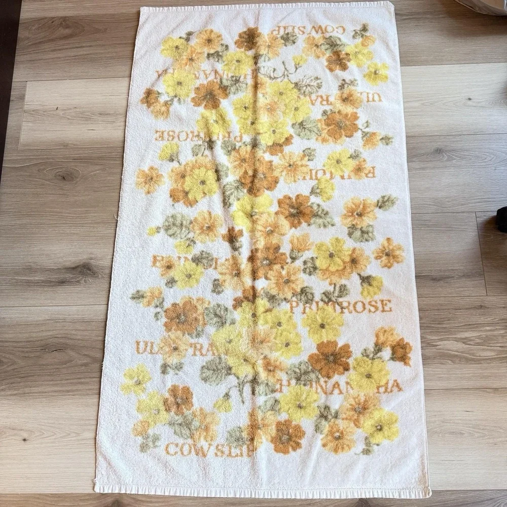 Fieldcrest Royal Velvet Bath Towel Vintage Golden Flowers 70's Cotton Fringe